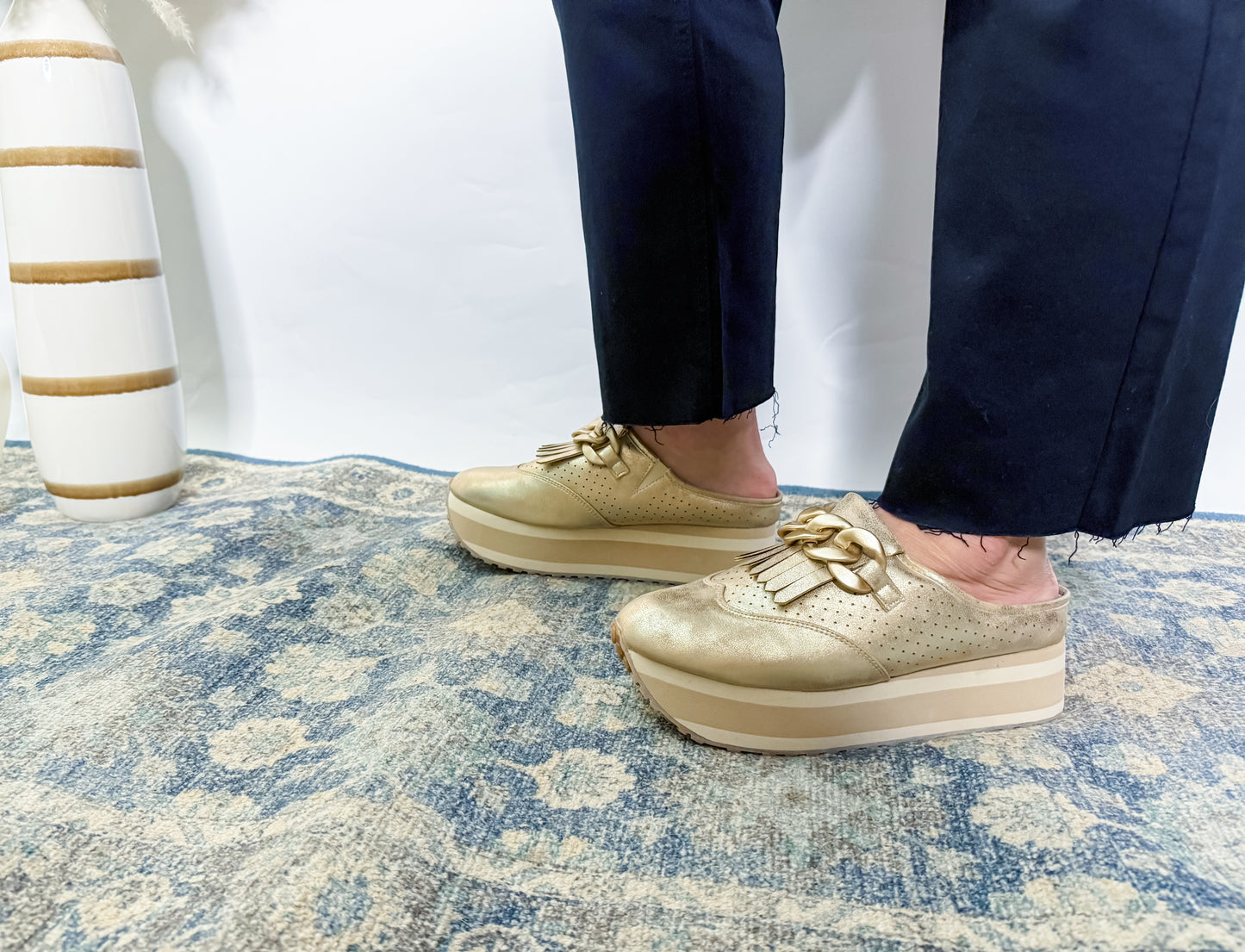 Curvy Classic Cropped Jeans in Black