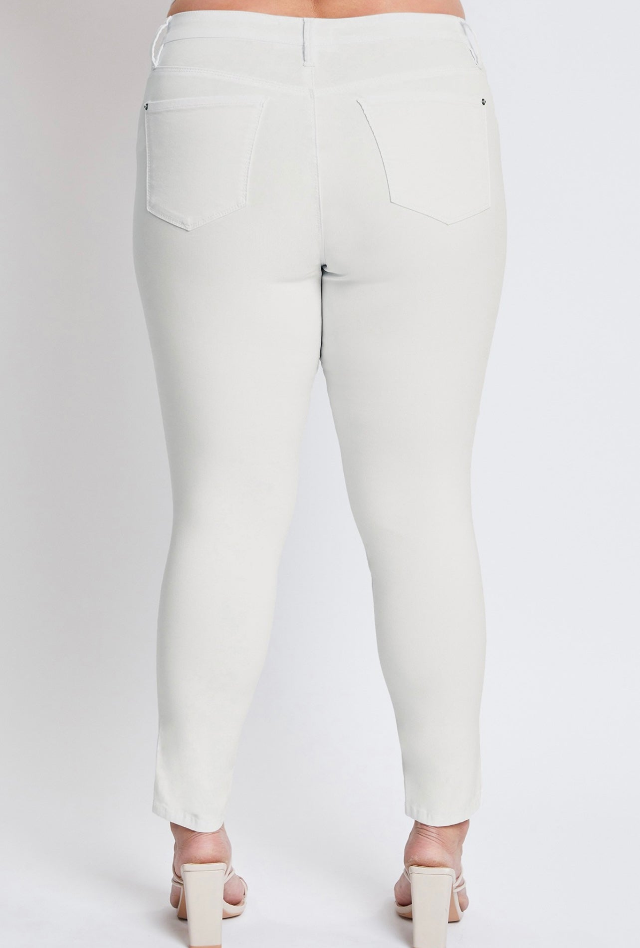 Curvy Simple Statement Jeans