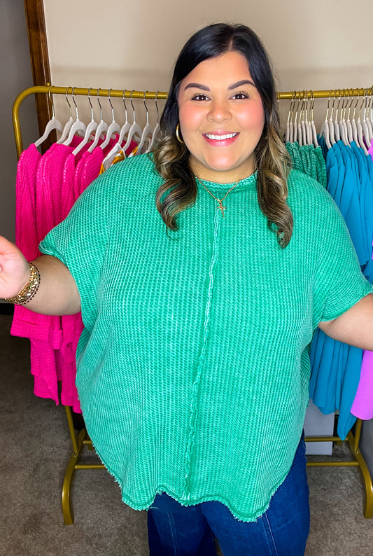 Curvy Basic Comfort Top in Kelly Green