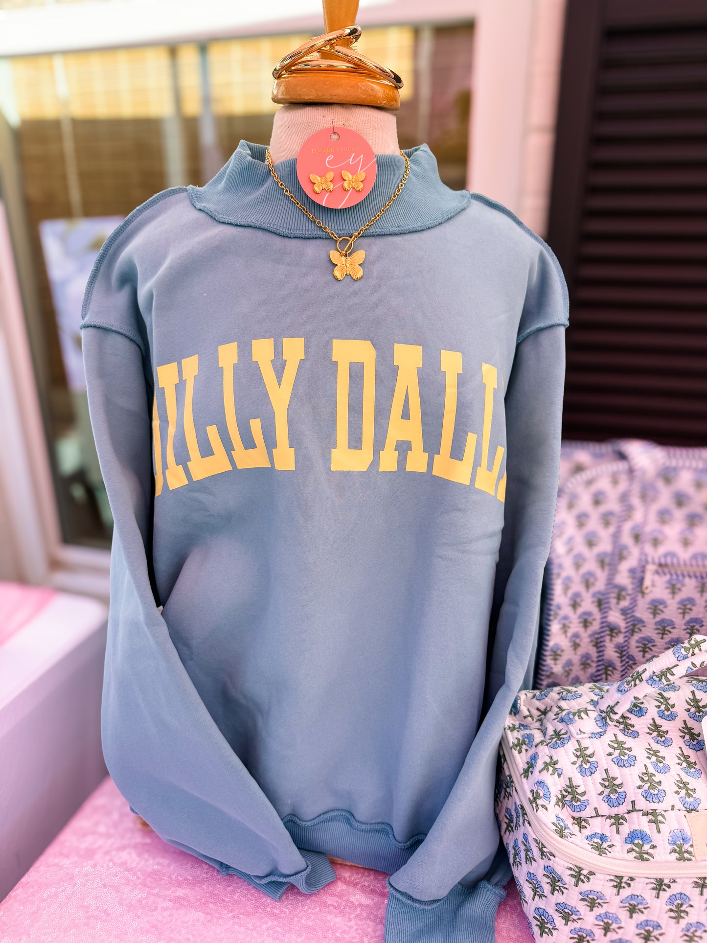 Dilly Dally Mockneck Pullover